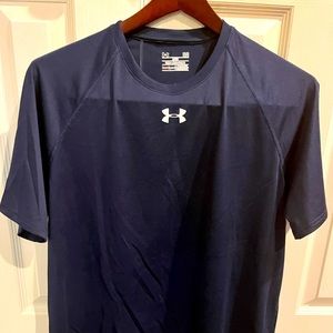 Black heat gear Under Armour t-shirt